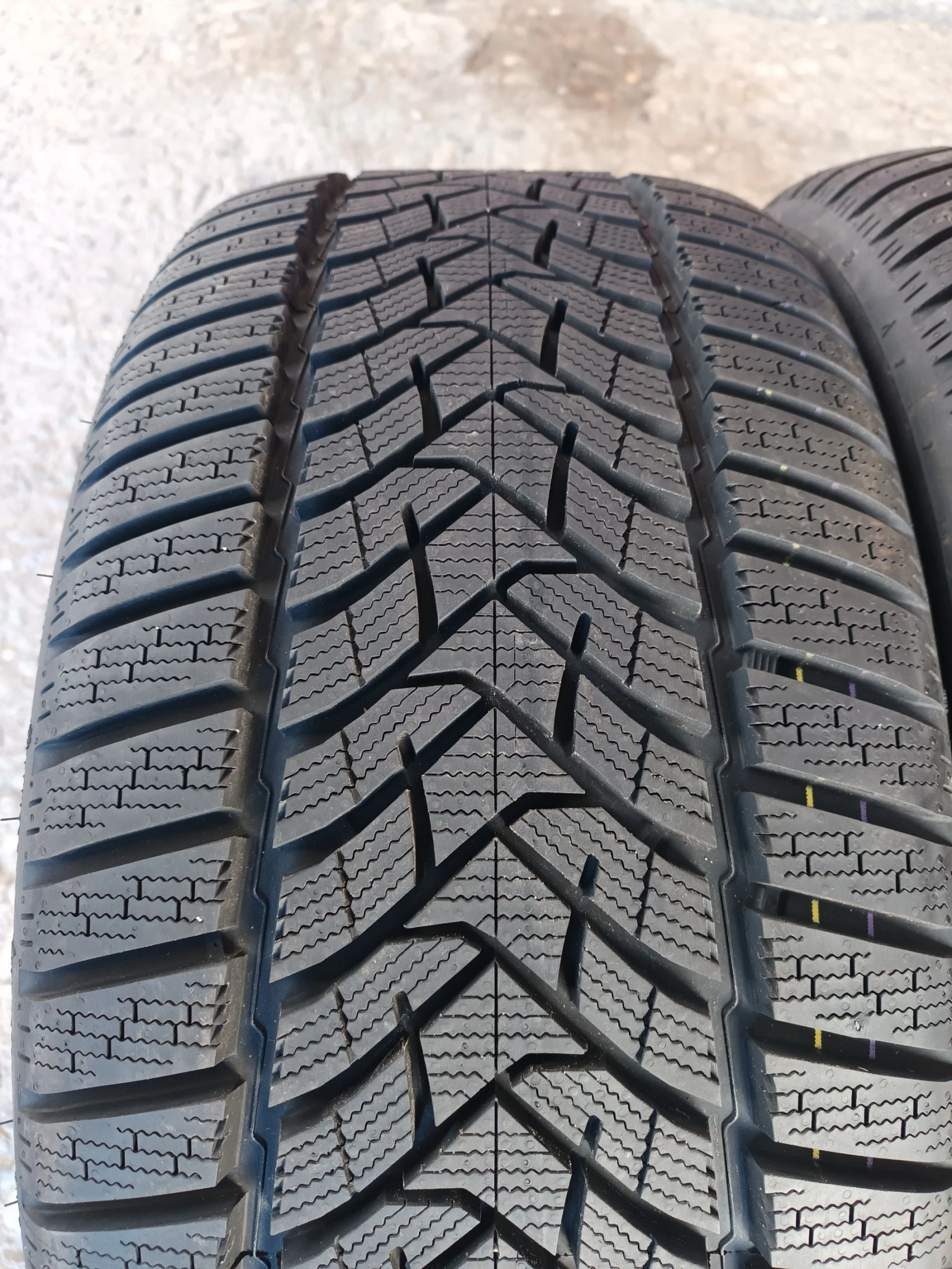  255/40R19 | Mobile.bg   4