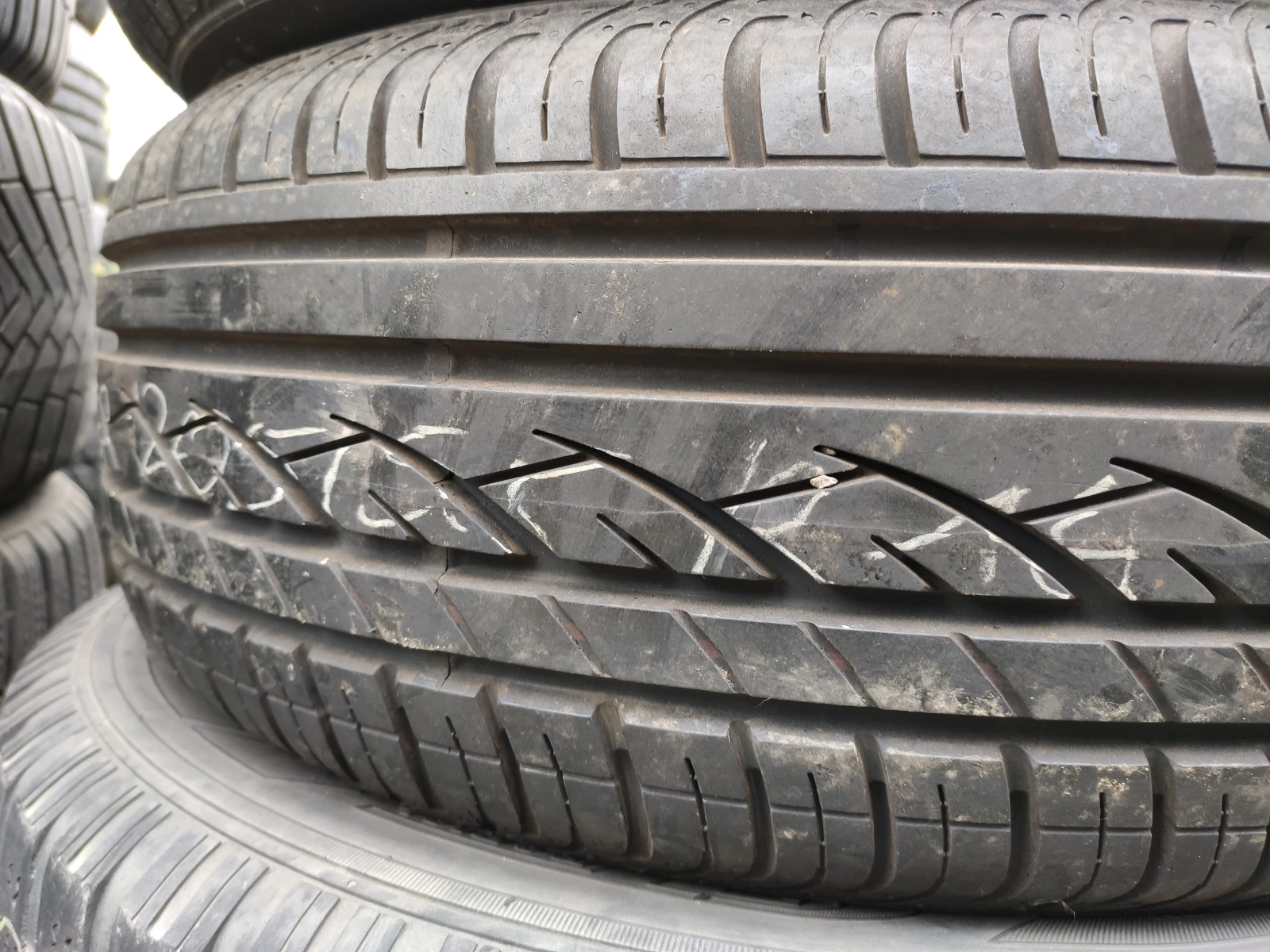 Гуми Летни 205/55R16, снимка 4 - Гуми и джанти - 55581214