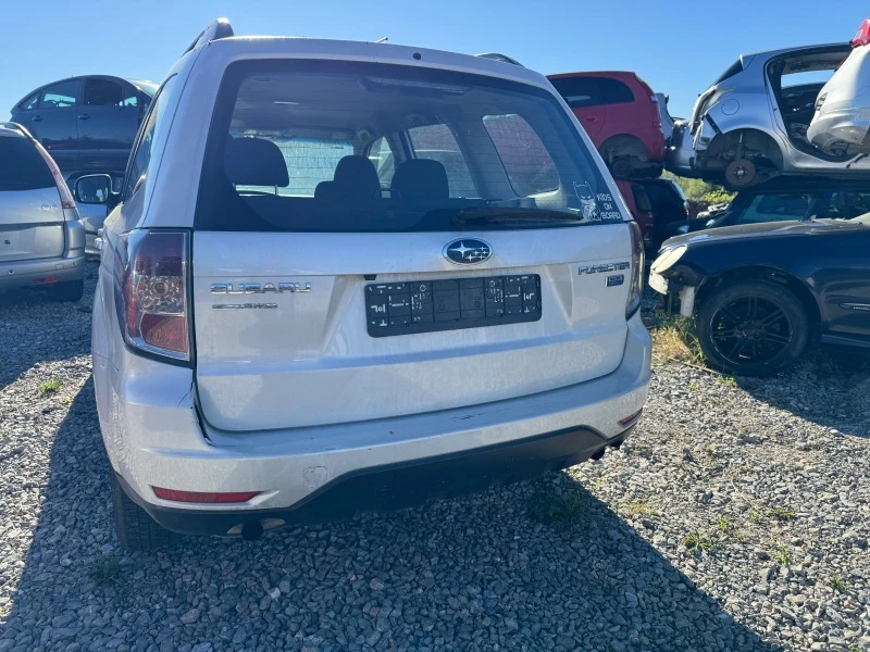 Subaru Forester, снимка 3 - Автомобили и джипове - 45303472