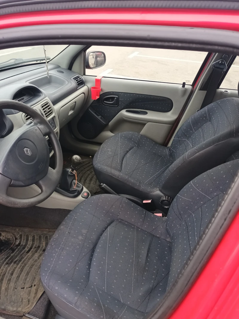 Renault Clio, снимка 1 - Автомобили и джипове - 48345283