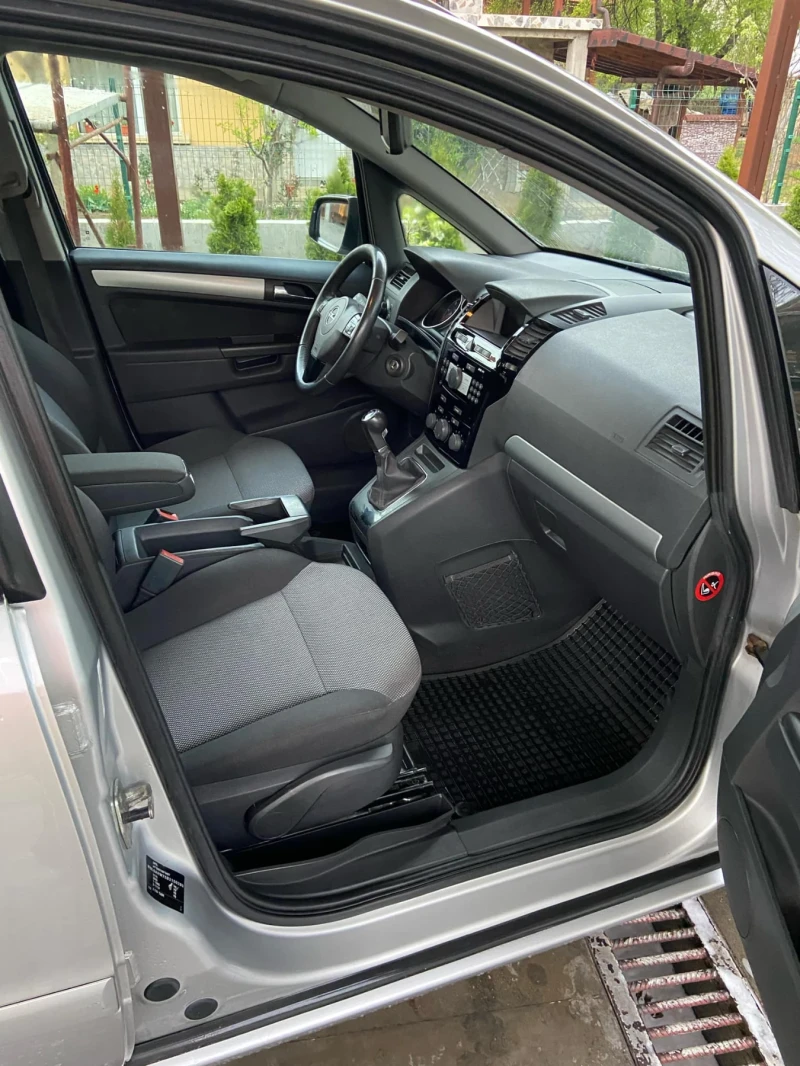 Opel Zafira 1.7 CDTI, снимка 7 - Автомобили и джипове - 52632026