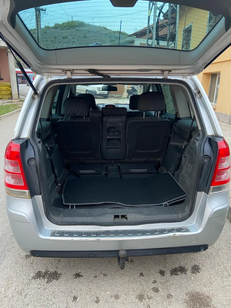 Opel Zafira 1.7 CDTI, снимка 12 - Автомобили и джипове - 52632026