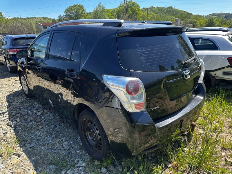 Toyota Verso 2.0 126кс дизел, снимка 6 - Автомобили и джипове - 52557246