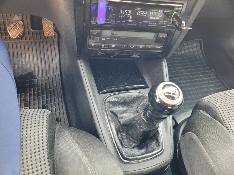 VW Bora, снимка 13 - Автомобили и джипове - 52502777