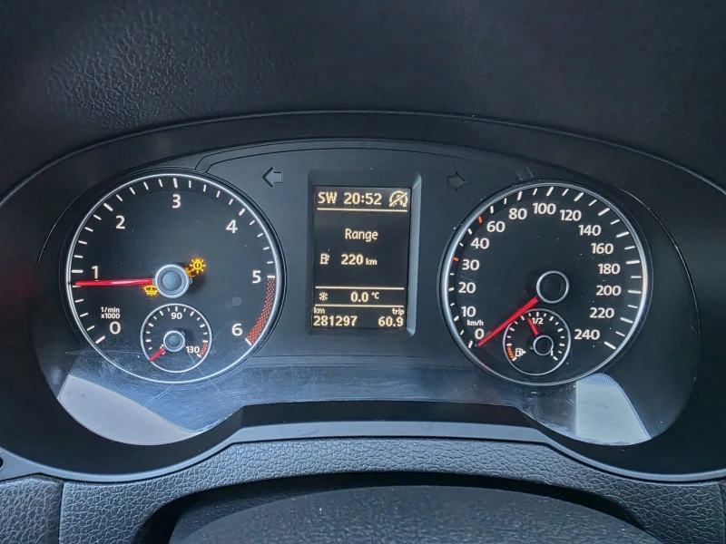 VW Sharan 2.0 TDI DSG, снимка 17 - Автомобили и джипове - 53081909