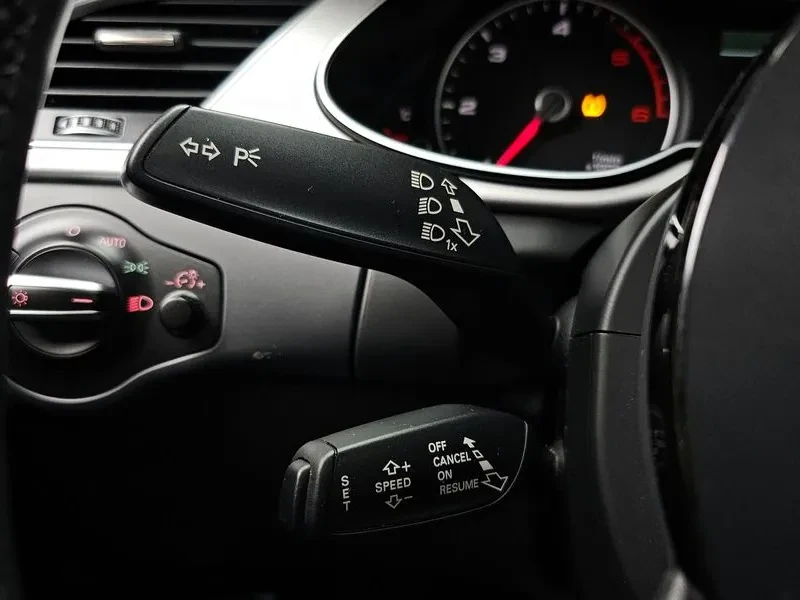 Audi A4 2.0 TDI Quattro, снимка 17 - Автомобили и джипове - 54143680