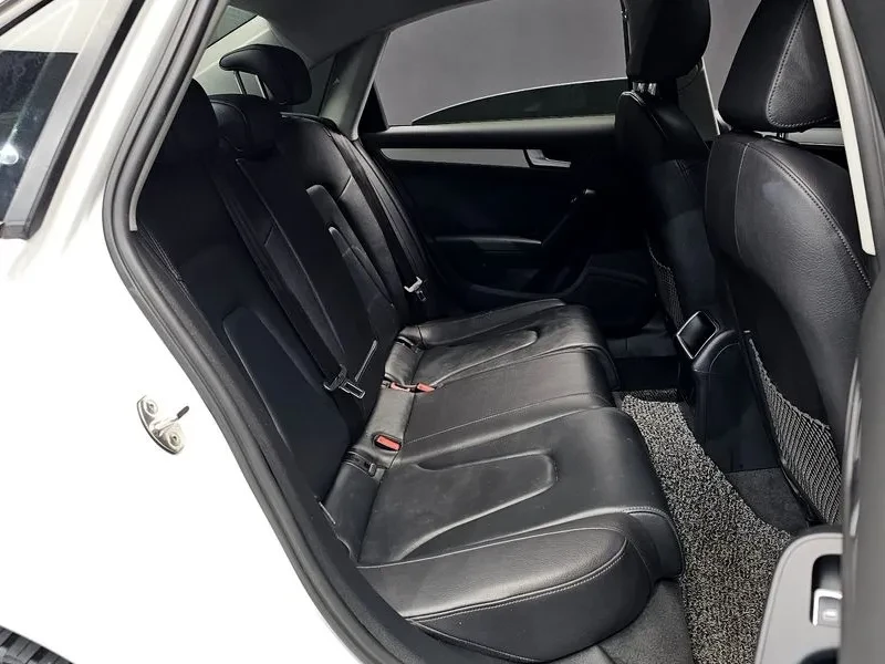 Audi A4 2.0 TDI Quattro, снимка 12 - Автомобили и джипове - 54143680