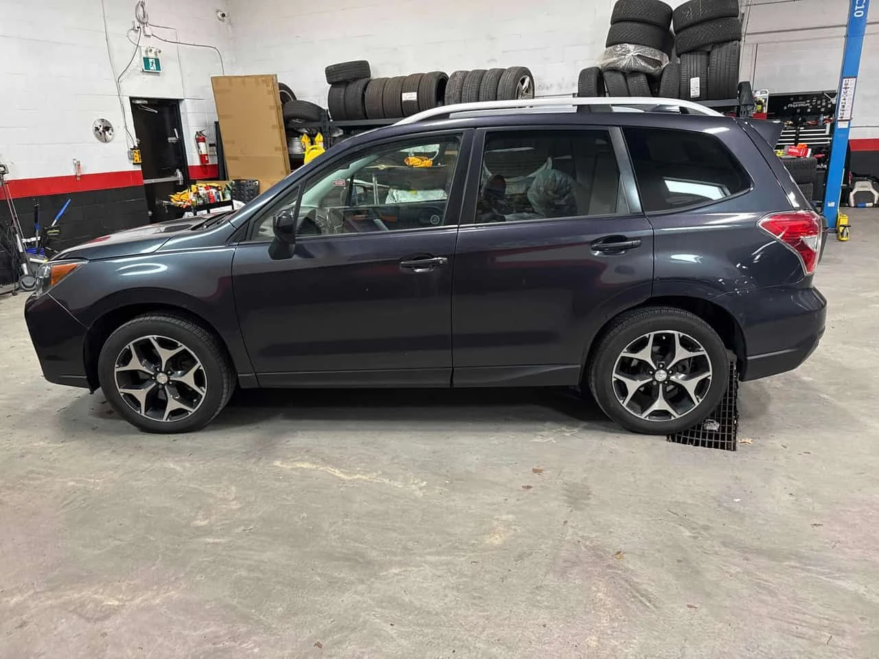 Subaru Forester * XT Touring * 2 КЛЮЧА* PANO* KEYLESS* ПОДГРЕВ* , снимка 2 - Автомобили и джипове - 54177338