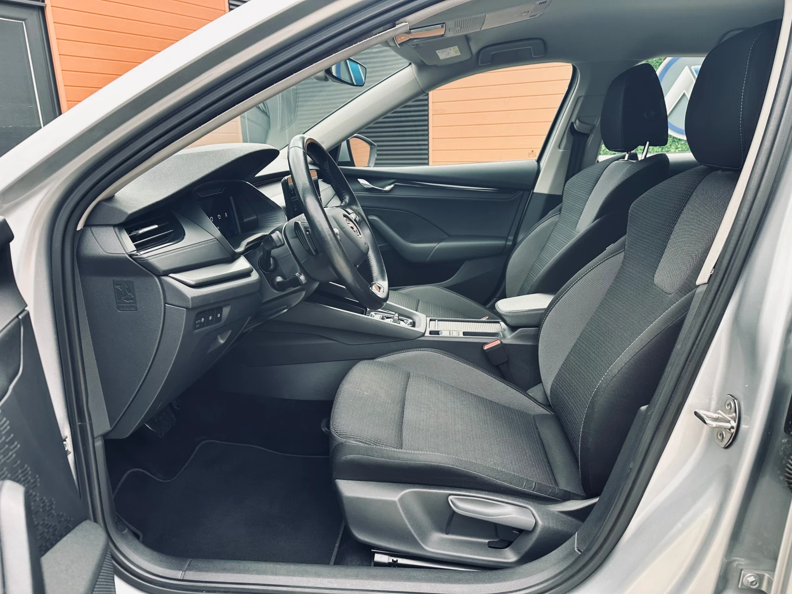 Skoda Octavia 2.0 TDI/Distronic/Navi | Mobile.bg � ����������� 9