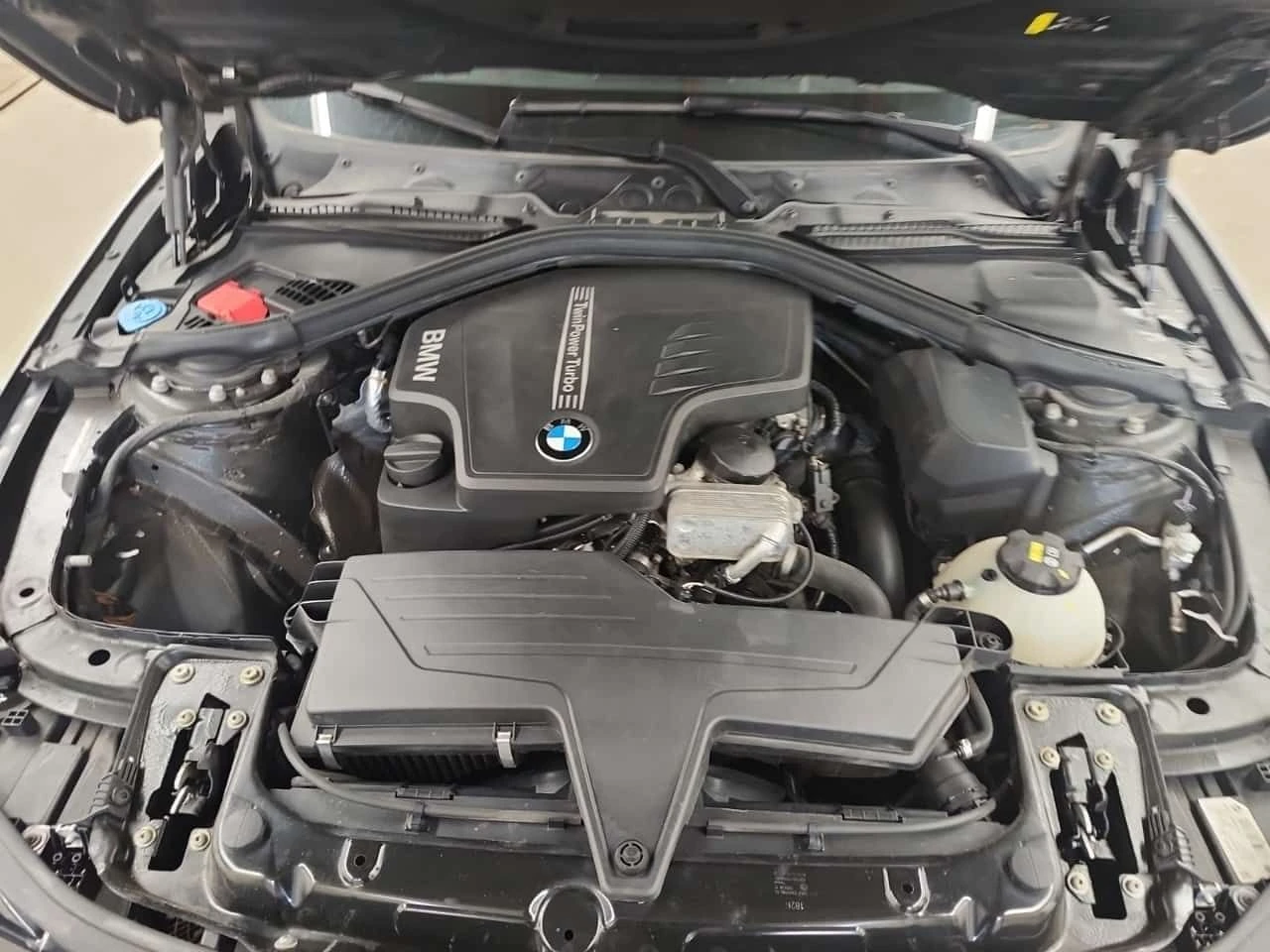 BMW 320 * XDRIVE * CARFAX * БЕЗ ИНЦИДЕНТИ * , снимка 16 - Автомобили и джипове - 54421825