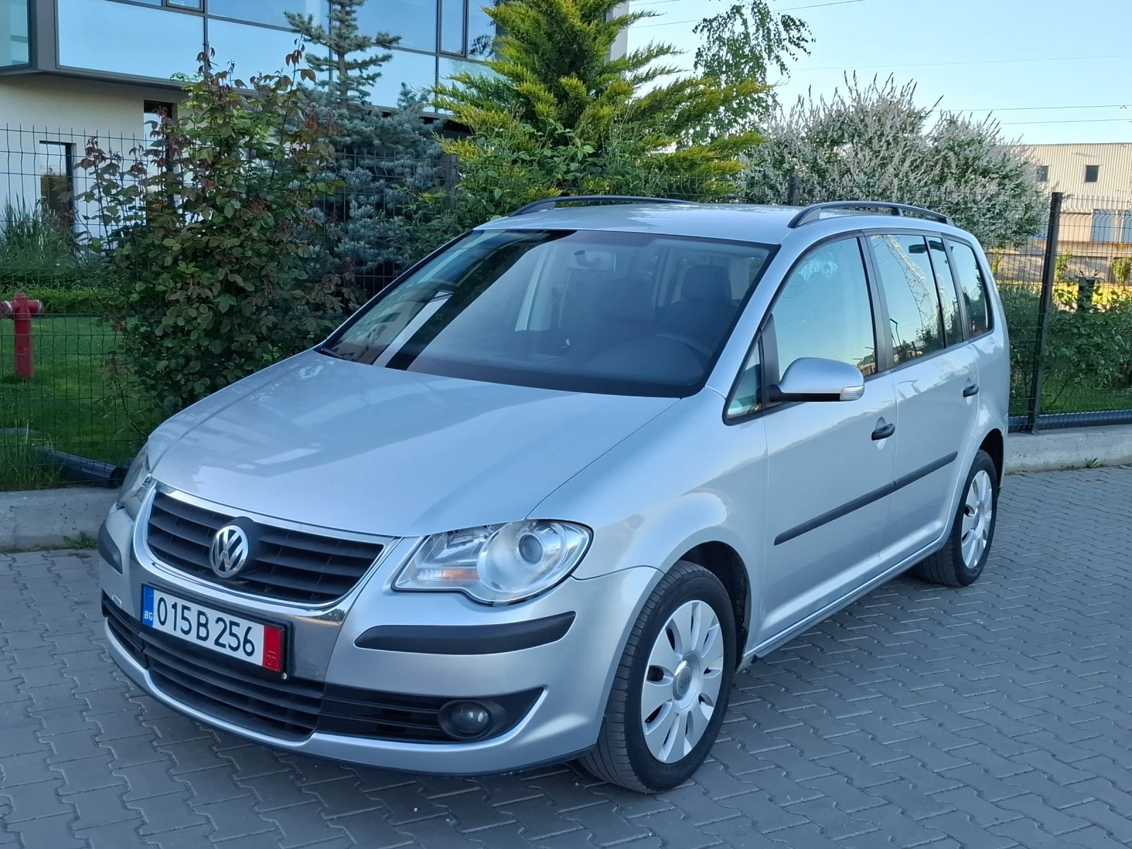 VW Touran 1.9TDI* (105кс)* FACELIFT* NAVI* НОВ ВНОС* * , снимка 4 - Автомобили и джипове - 54556246