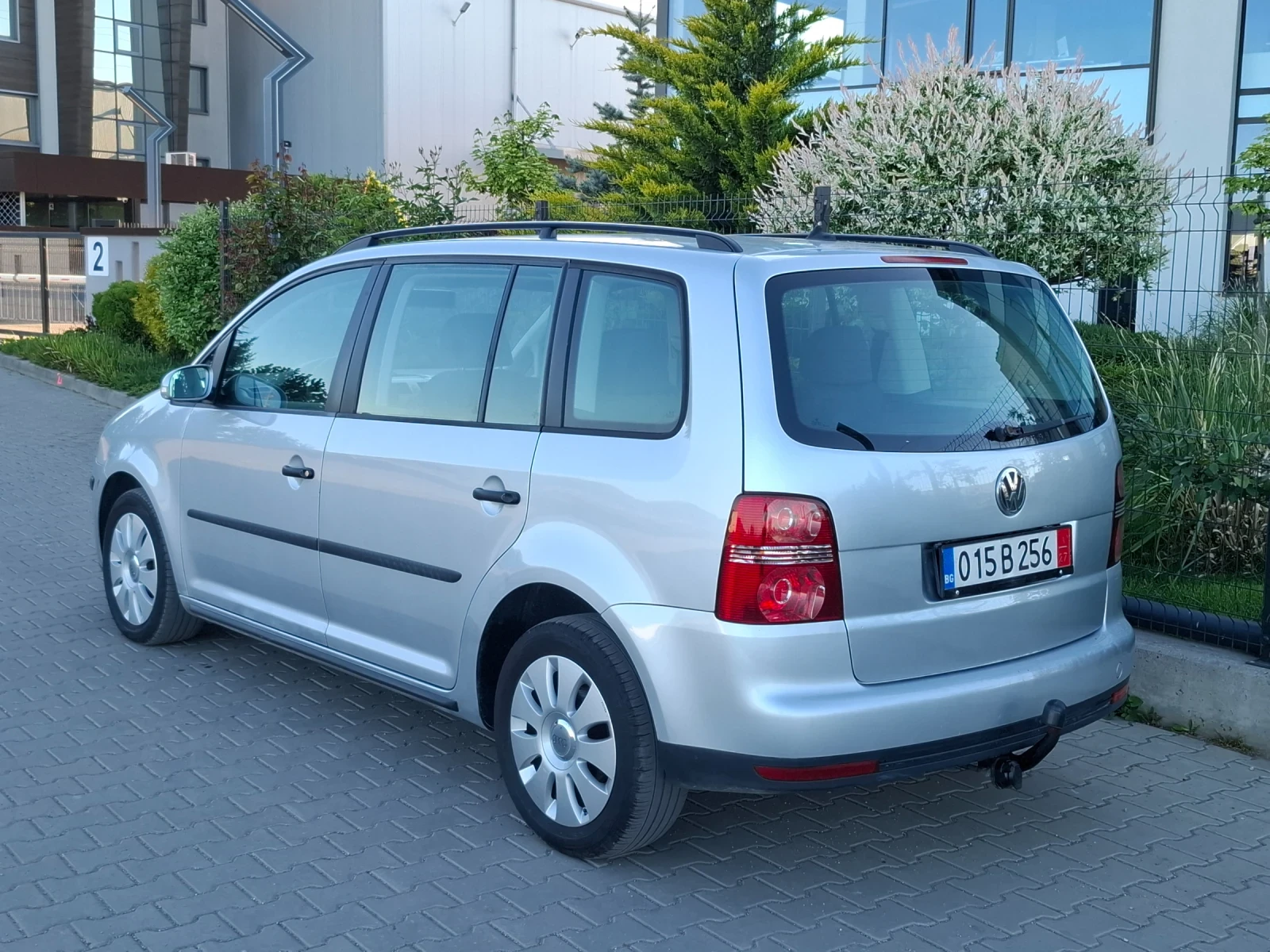 VW Touran 1.9TDI* (105кс)* FACELIFT* NAVI* НОВ ВНОС* * , снимка 10 - Автомобили и джипове - 54556246