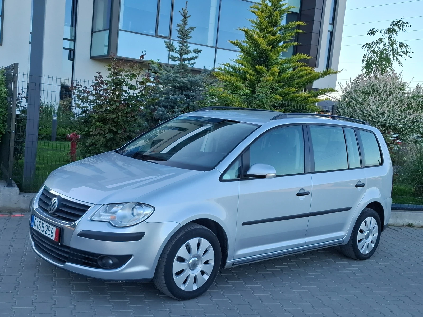 VW Touran 1.9TDI* (105кс)* FACELIFT* NAVI* НОВ ВНОС* * , снимка 7 - Автомобили и джипове - 54556246