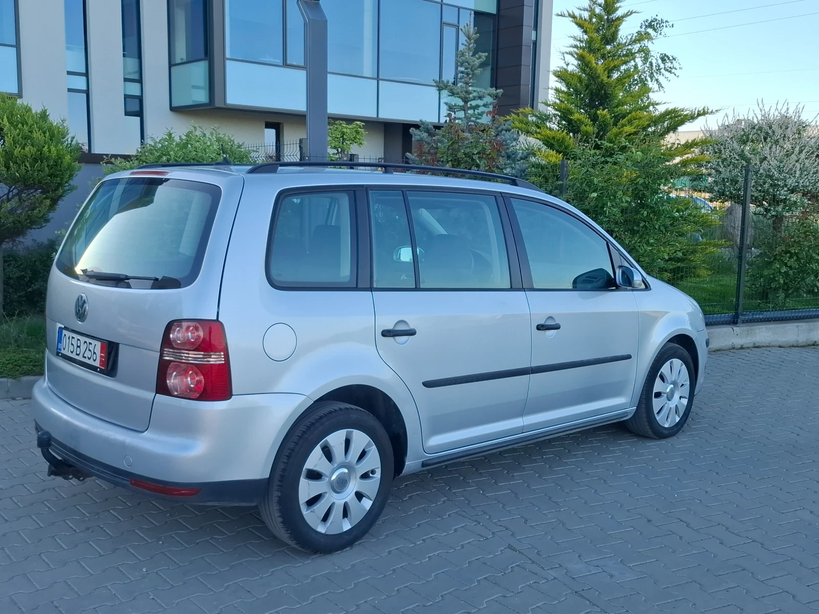 VW Touran 1.9TDI* (105кс)* FACELIFT* NAVI* НОВ ВНОС* * , снимка 13 - Автомобили и джипове - 54556246