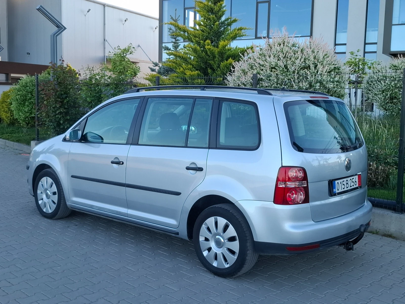 VW Touran 1.9TDI* (105кс)* FACELIFT* NAVI* НОВ ВНОС* * , снимка 8 - Автомобили и джипове - 54556246