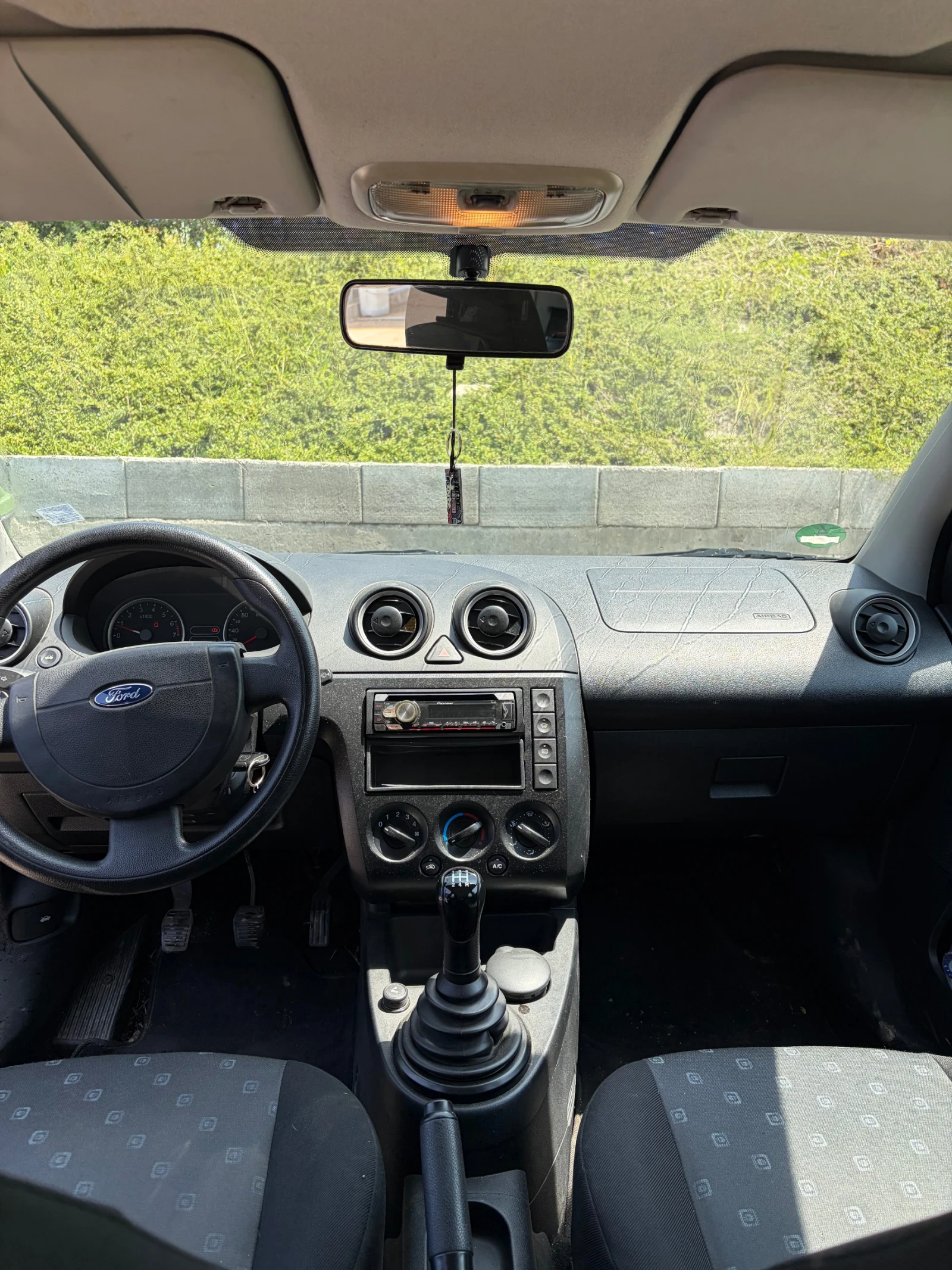 Ford Fiesta 1.3i, снимка 6 - Автомобили и джипове - 55075861