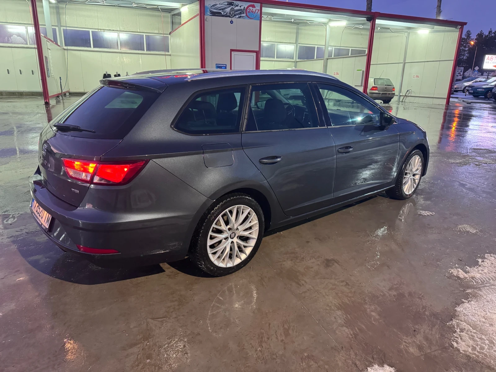 Seat Leon, снимка 5 - Автомобили и джипове - 54886444