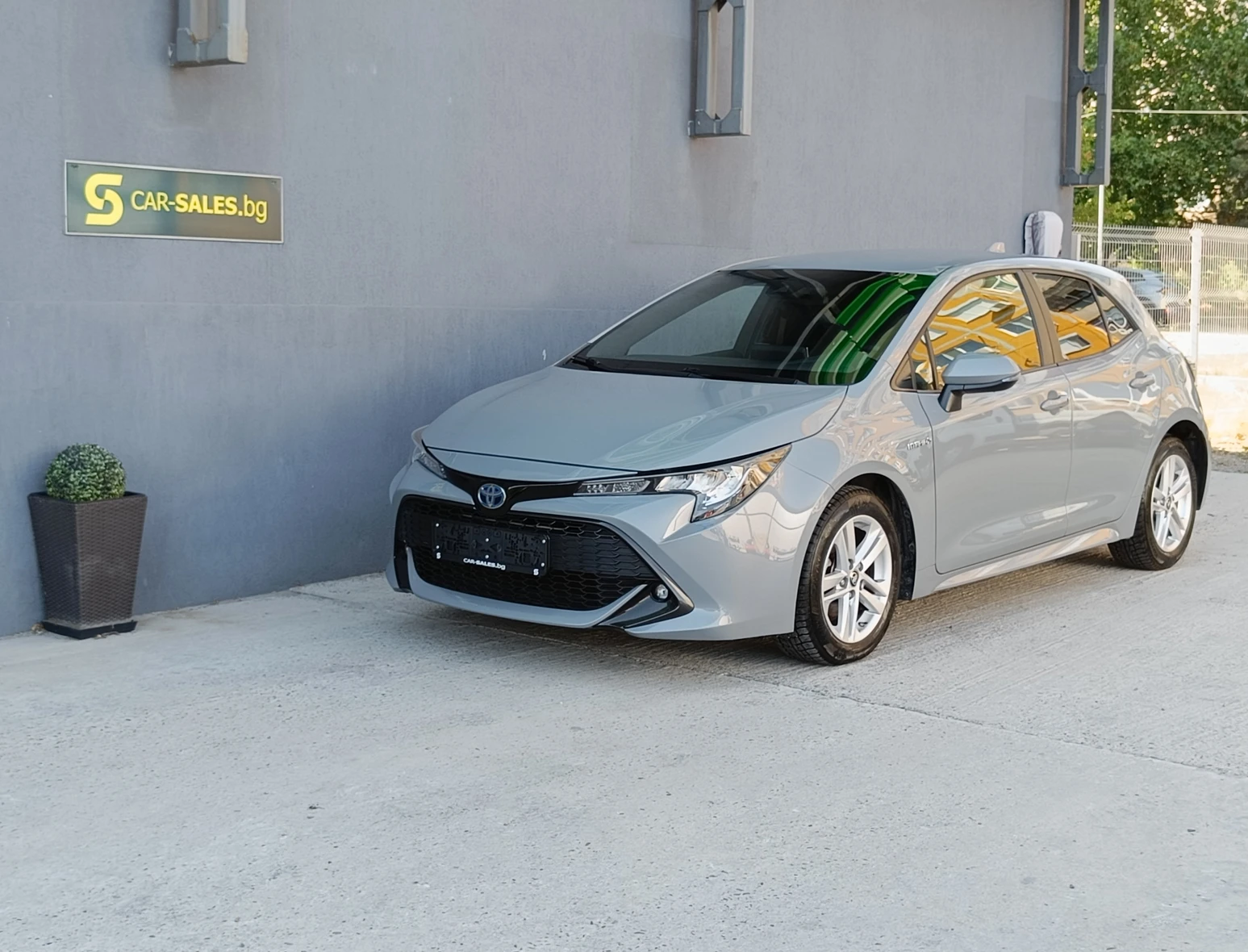 Toyota Corolla 1.8 Заводска гаранция, снимка 9 - Автомобили и джипове - 54942996