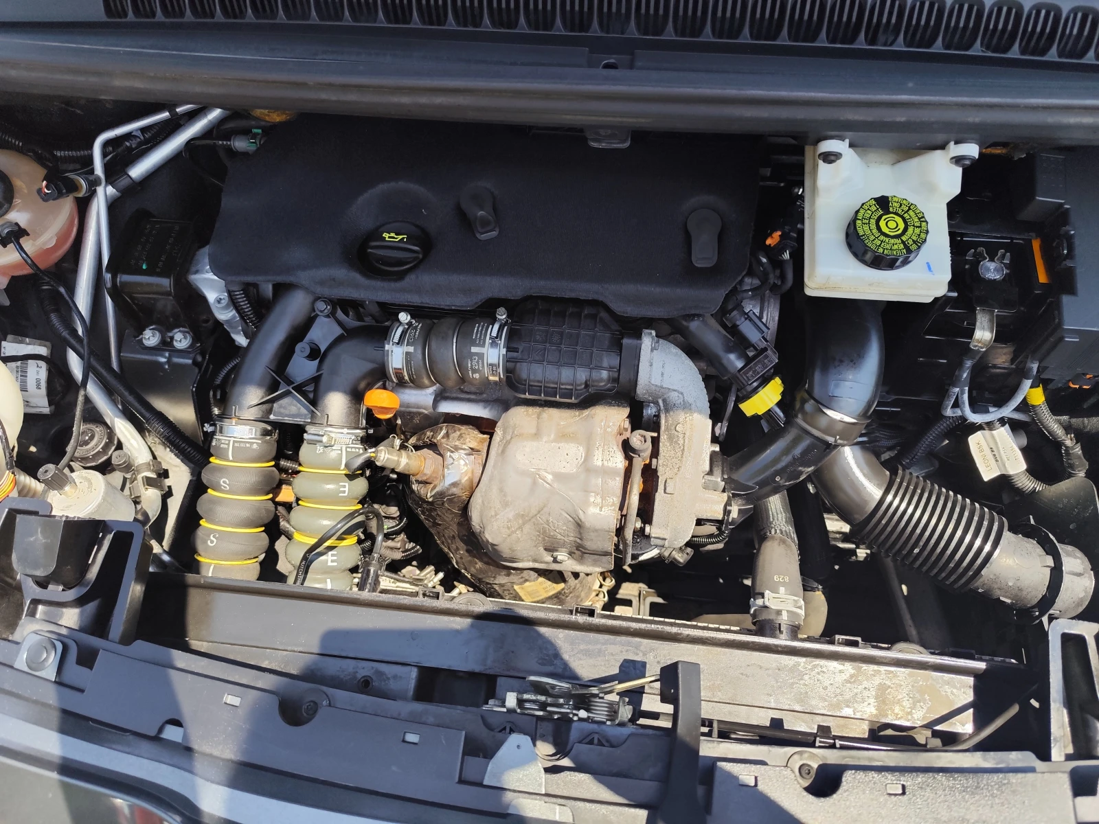 Peugeot 5008 1.6HDi* EURO5B* 7 MECTA* , снимка 15 - Автомобили и джипове - 55068870