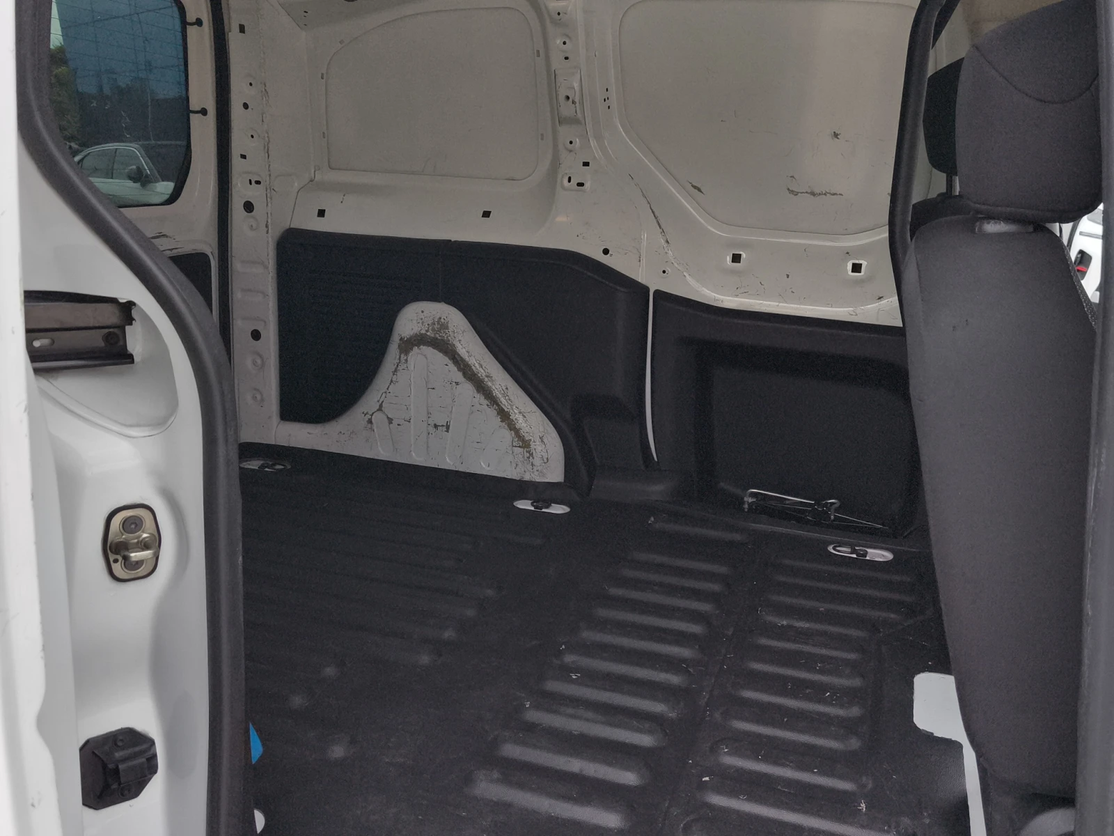Citroen Berlingo  1.6HDi 75 BVM5 E6, снимка 12 - Автомобили и джипове - 55216410