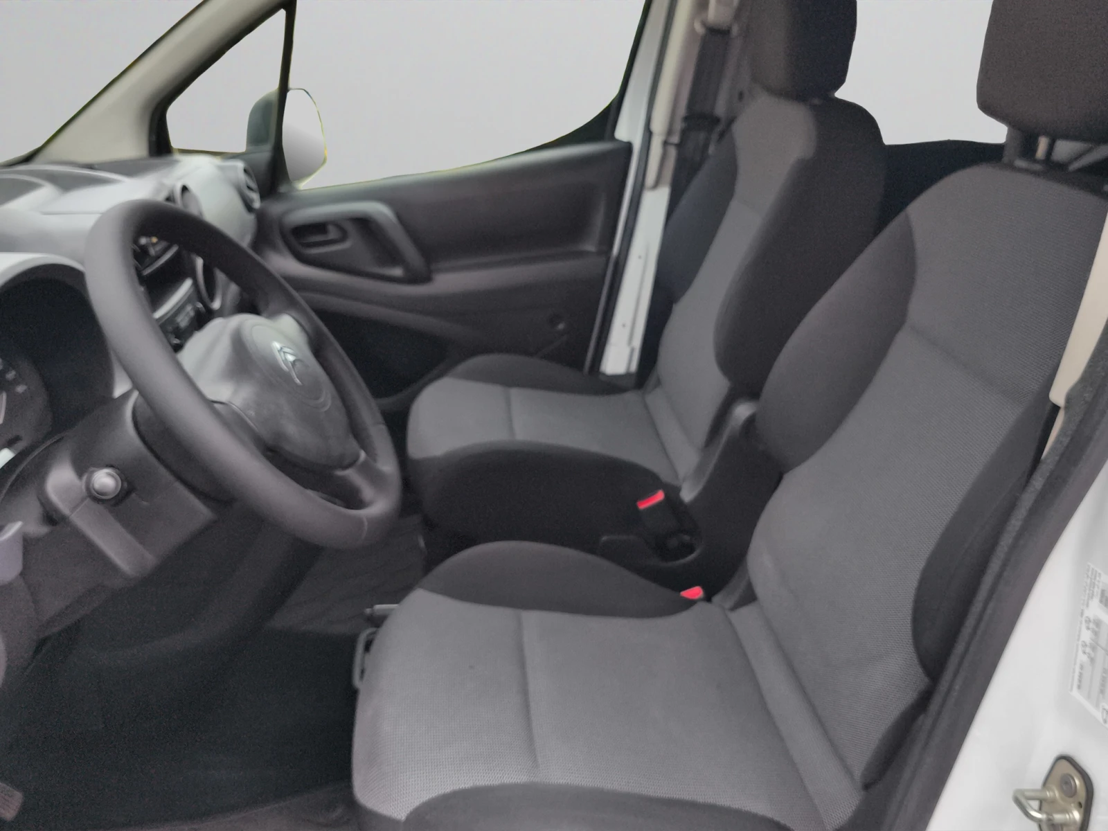 Citroen Berlingo  1.6HDi 75 BVM5 E6, снимка 11 - Автомобили и джипове - 55216410