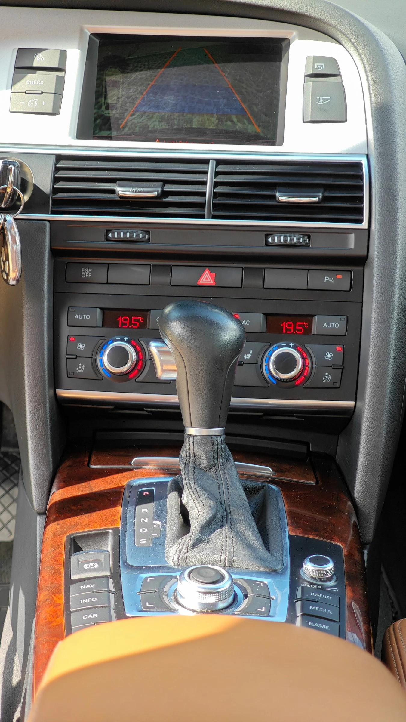 Audi A6 2.7 TDI (C6), снимка 12 - Автомобили и джипове - 55416522