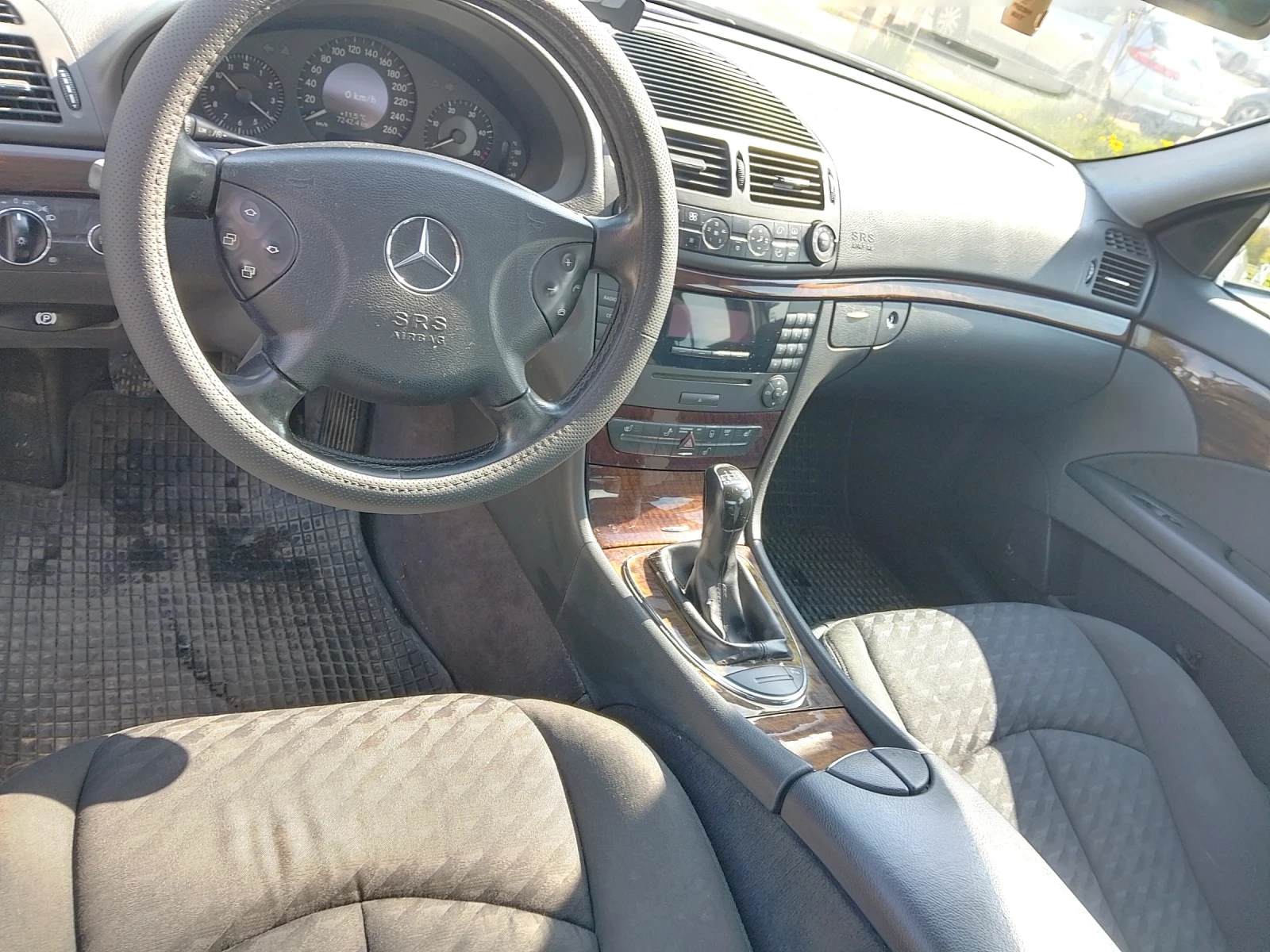 Mercedes-Benz E 270, снимка 6 - Автомобили и джипове - 55719192
