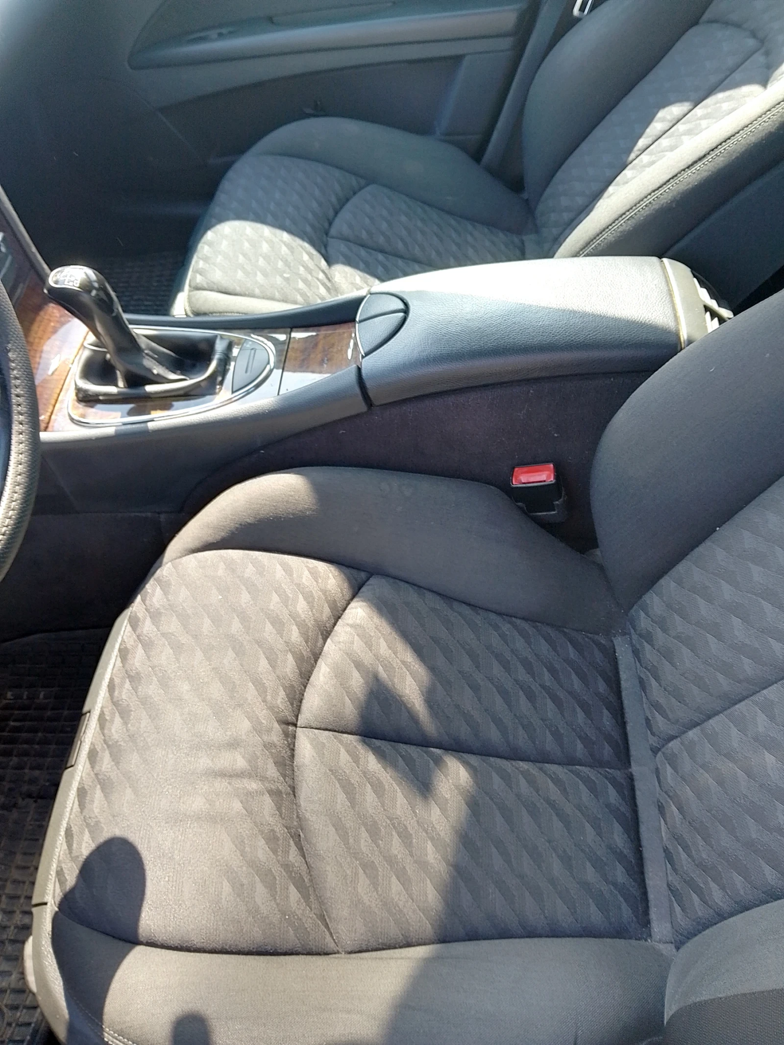 Mercedes-Benz E 270, снимка 5 - Автомобили и джипове - 55719192