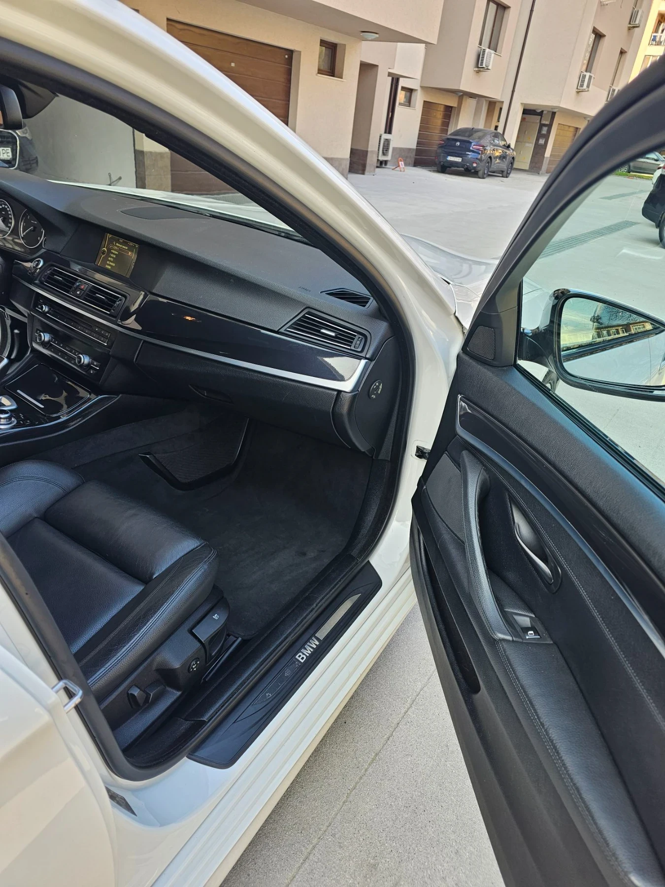 BMW 525 Xdrive, снимка 9 - Автомобили и джипове - 56119551