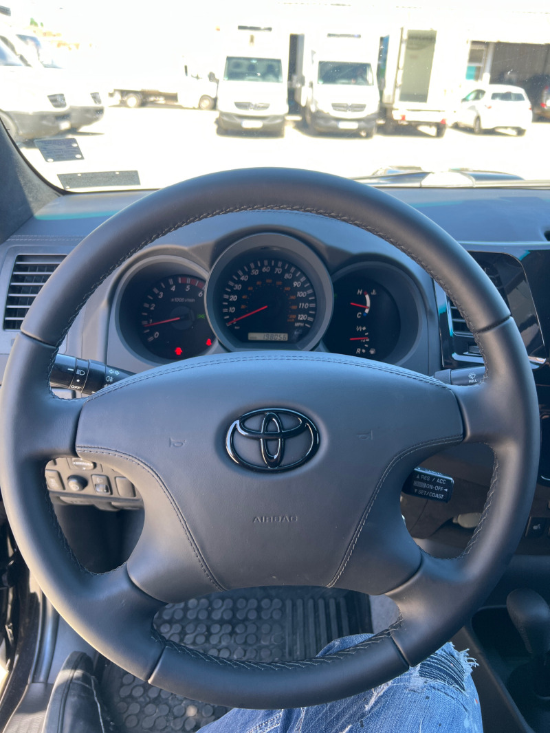 Toyota Hilux Цялостно реновиран, снимка 11 - Автомобили и джипове - 45796126