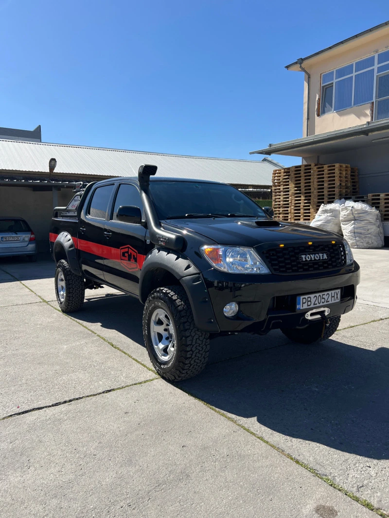 Toyota Hilux Цялостно реновиран, снимка 1 - Автомобили и джипове - 46220388