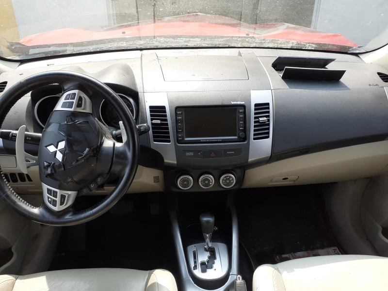 Mitsubishi Outlander 2.4 i  na chasti, снимка 7 - Автомобили и джипове - 47039198