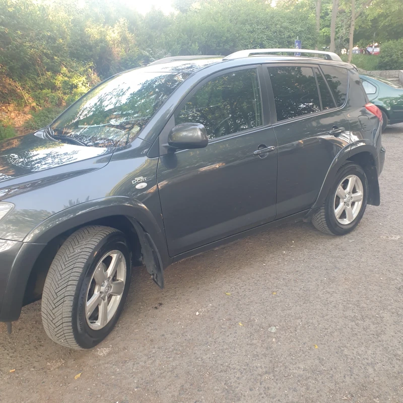 Toyota Rav4, снимка 2 - Автомобили и джипове - 47185889