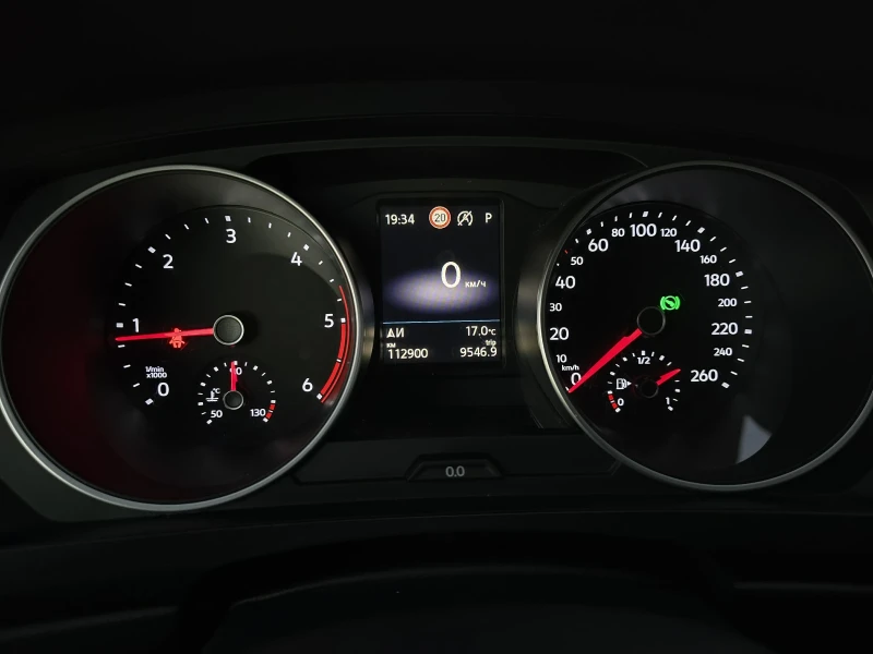 VW Tiguan, снимка 6 - Автомобили и джипове - 52550441