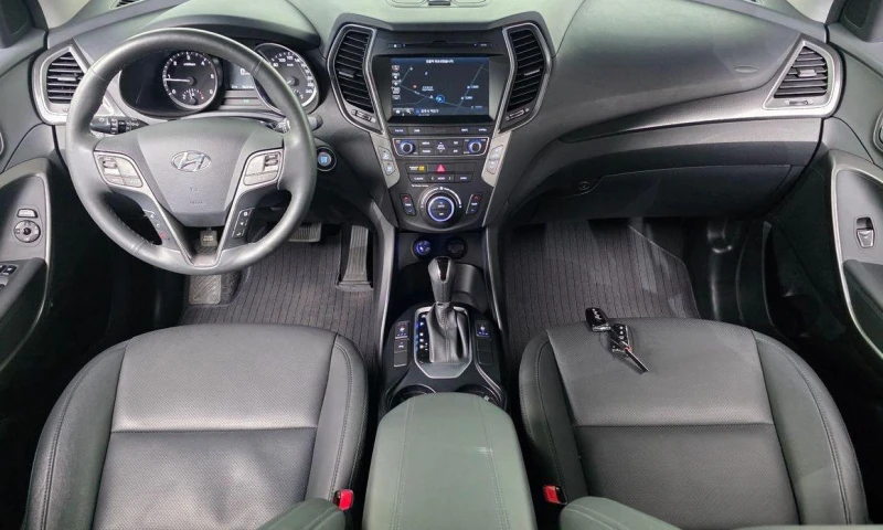 Hyundai Santa fe Diesel 2.0 2WD Premium * НАЙ-ДОБРА ЦЕНА В БЪЛГАРИЯ, снимка 7 - Автомобили и джипове - 52211430