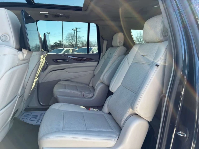 Cadillac Escalade * DISTRONIC* ТЕЛЕВИЗОРИ* NIGHT VISION* ОБДУХВАНЕ* , снимка 9 - Автомобили и джипове - 53512251