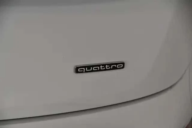 Audi Q5 * Technik / S Line Black Package / ОБДУХВАНЕ/ B&O, снимка 8 - Автомобили и джипове - 54431819