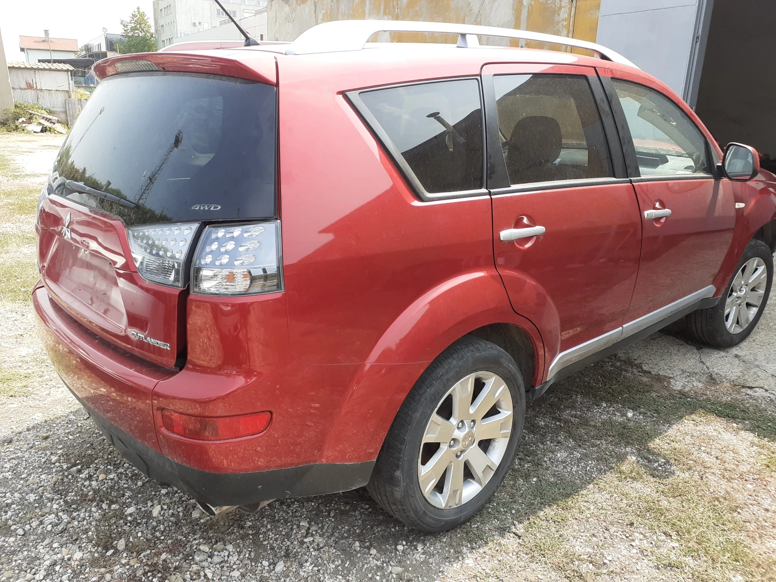 Mitsubishi Outlander 2.4 i  na chasti - изображение 2