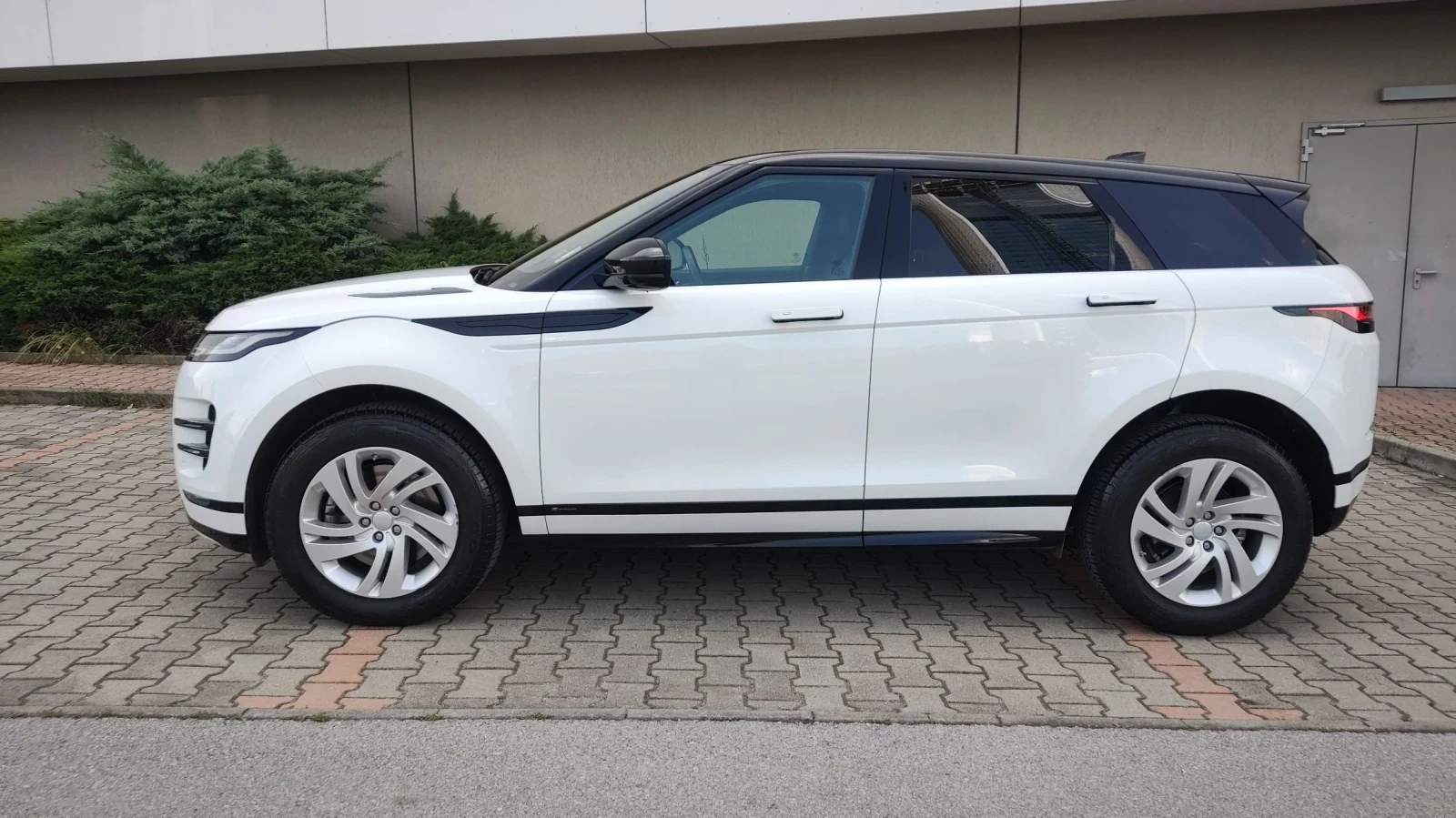 Land Rover Evoque R DYNAMIC 2000T 200hp - изображение 4