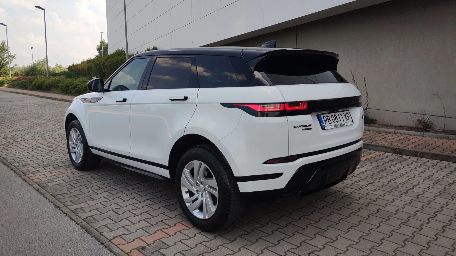 Land Rover Evoque R DYNAMIC 2000T 200hp - изображение 6