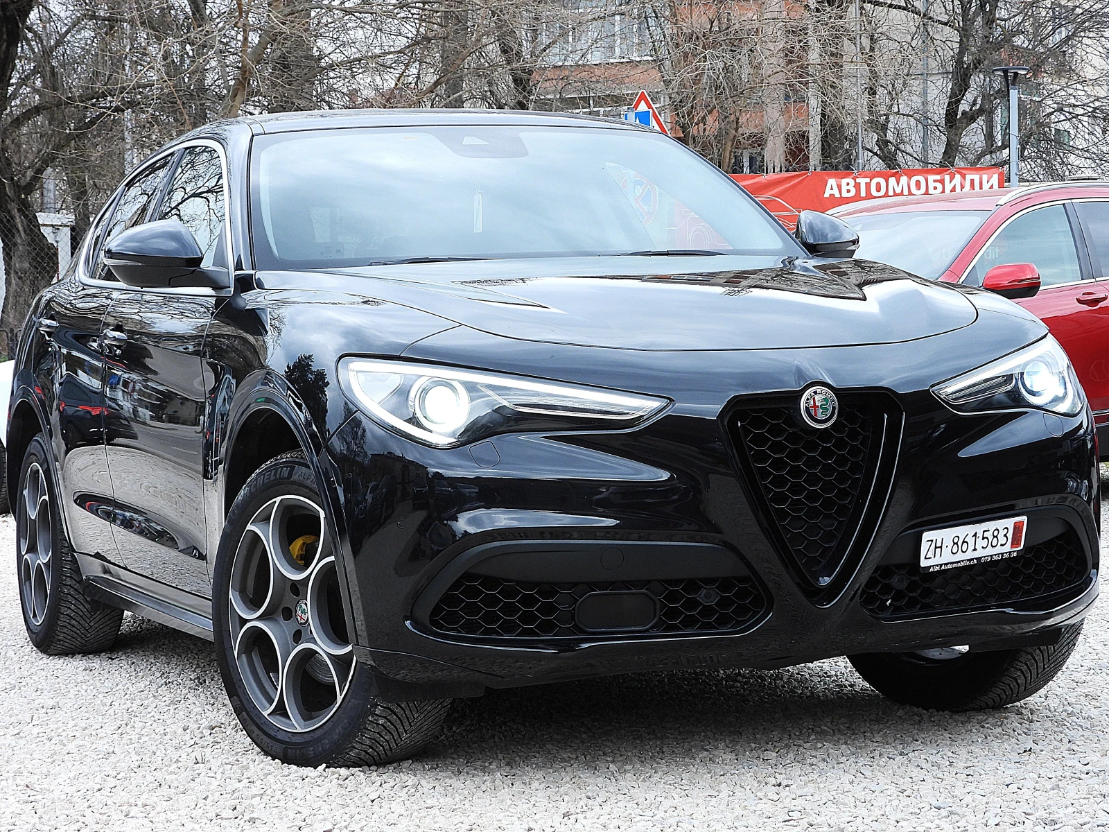 Alfa Romeo Stelvio 2.0ШВЕЙЦАРИЯ-ДИСТРОНИК/КОЖА/НАВИ/LANE ASSIST/4x4, снимка 3 - Автомобили и джипове - 51682052