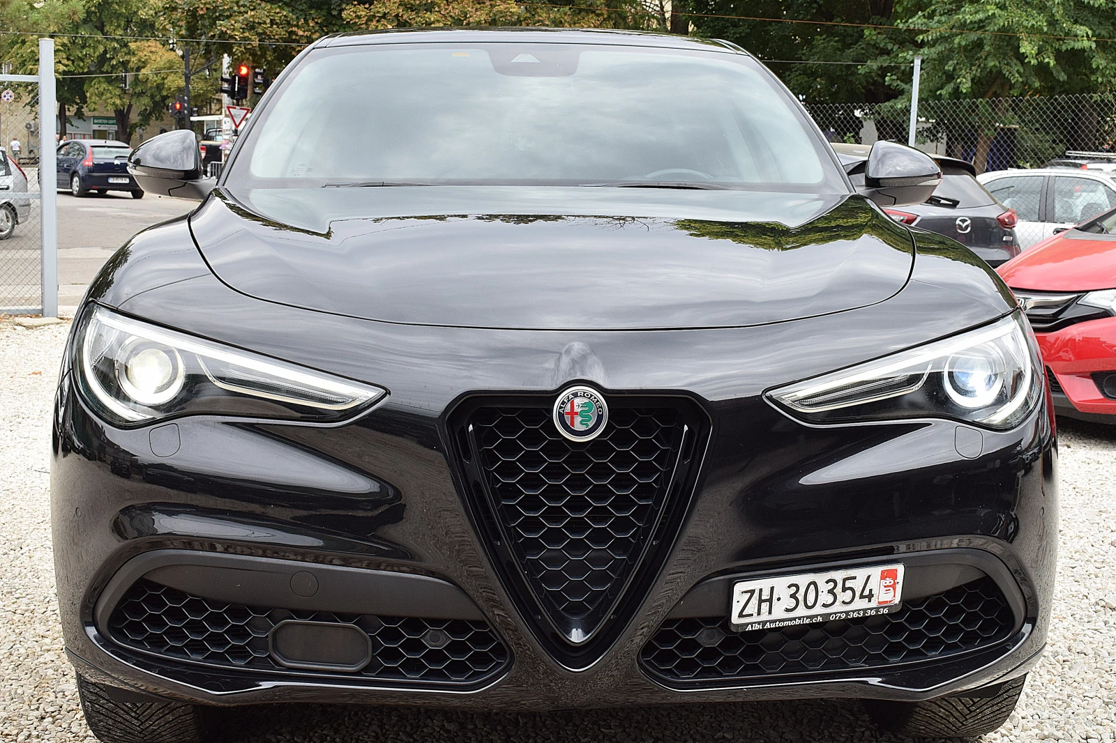 Alfa Romeo Stelvio 2.0ШВЕЙЦАРИЯ-ДИСТРОНИК/КОЖА/НАВИ/LANE ASSIST/4x4 - изображение 2