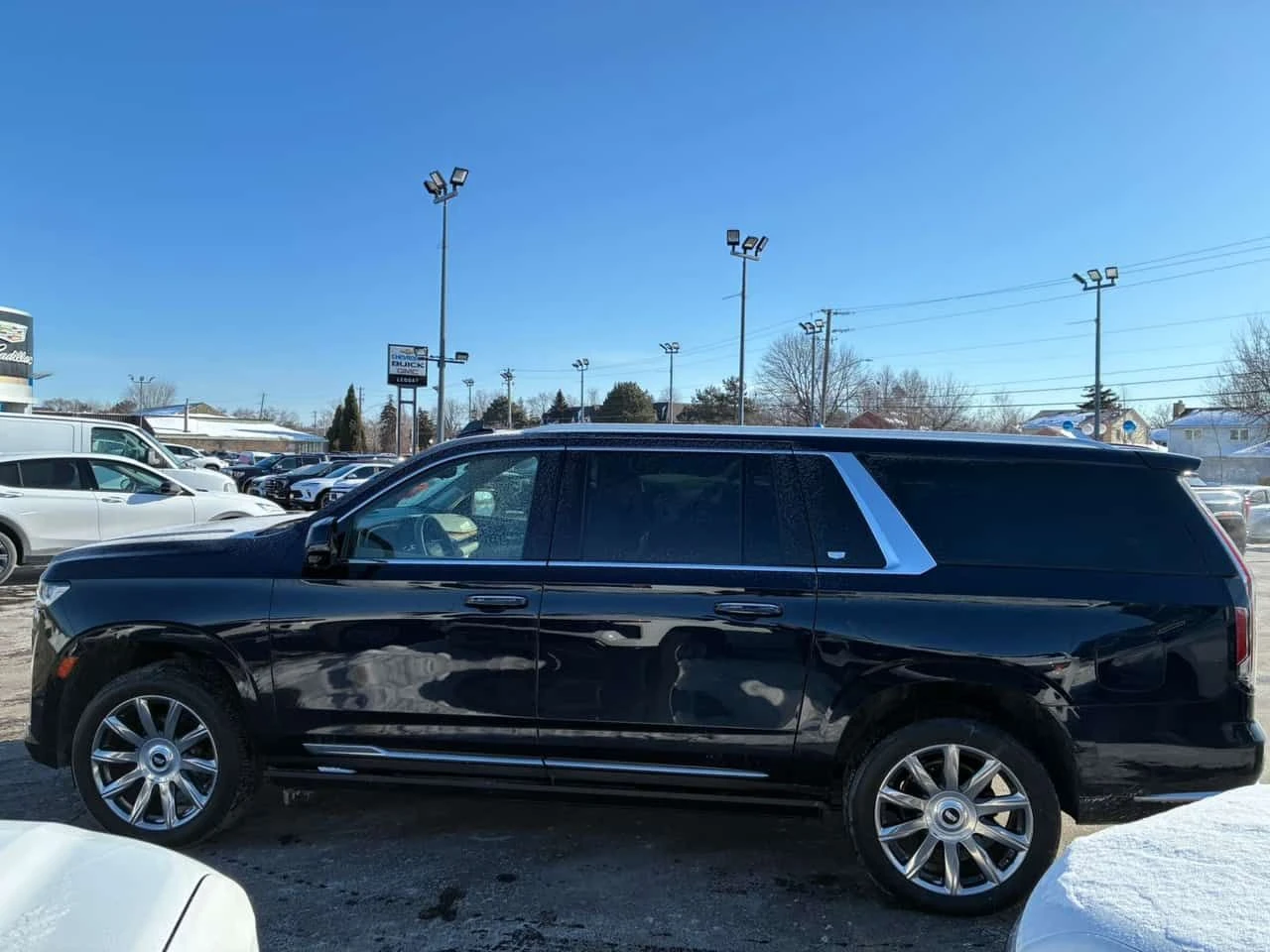 Cadillac Escalade * DISTRONIC* ТЕЛЕВИЗОРИ* NIGHT VISION* ОБДУХВАНЕ*  - изображение 2