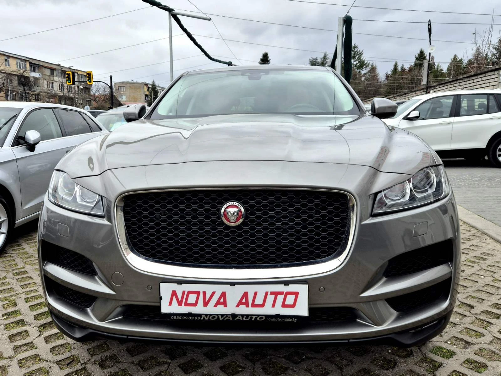Jaguar F-PACE 2.0D-ПАНОРАМА-168.000км-СУПЕР СЪСТОЯНИЕ, снимка 6 - Автомобили и джипове - 53888325