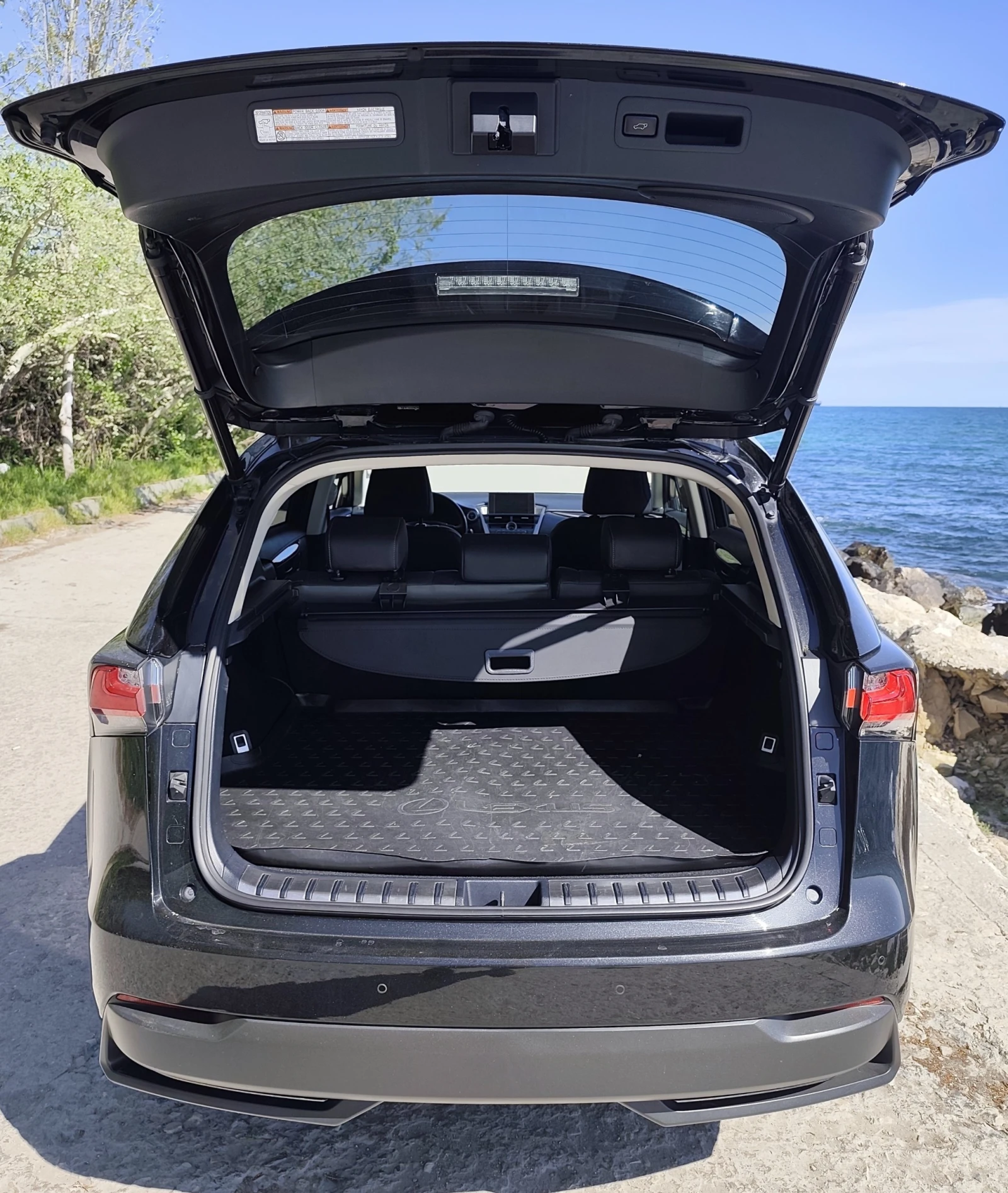 Lexus NX 300h 2.5 Hybrid, снимка 5 - Автомобили и джипове - 54360482