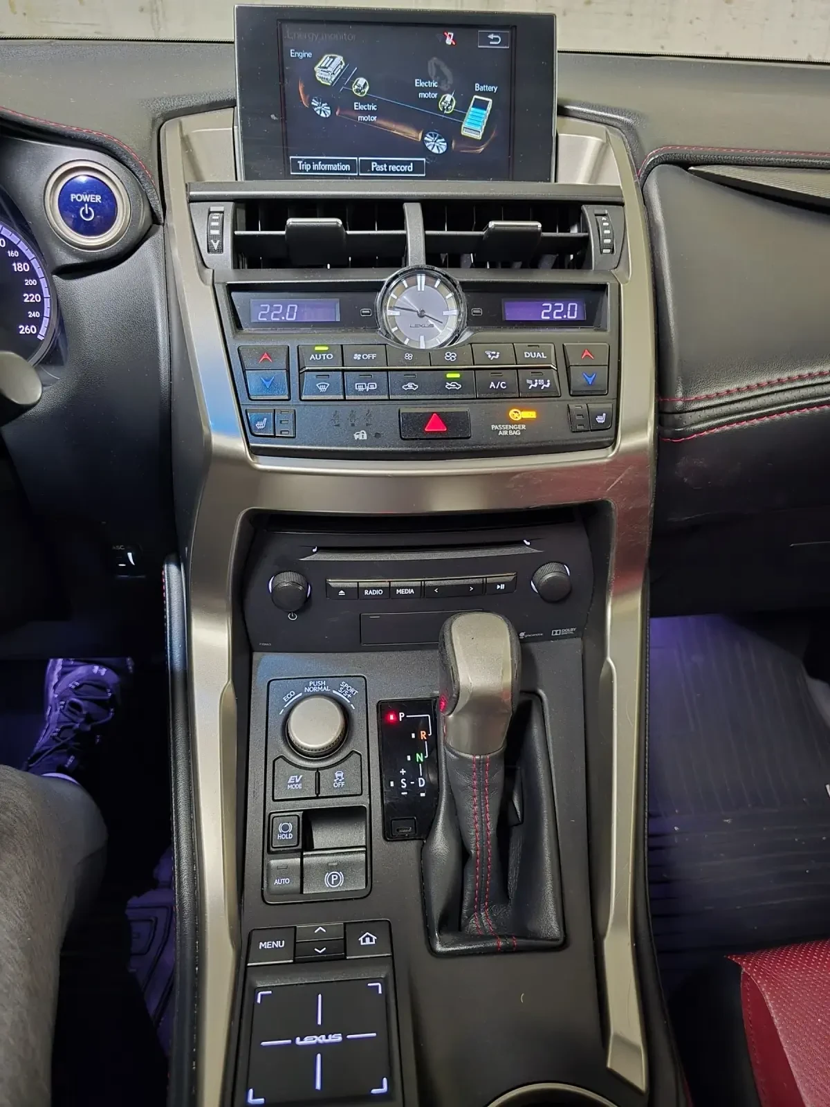 Lexus NX 300h F-Sport Premium, снимка 10 - Автомобили и джипове - 54402222