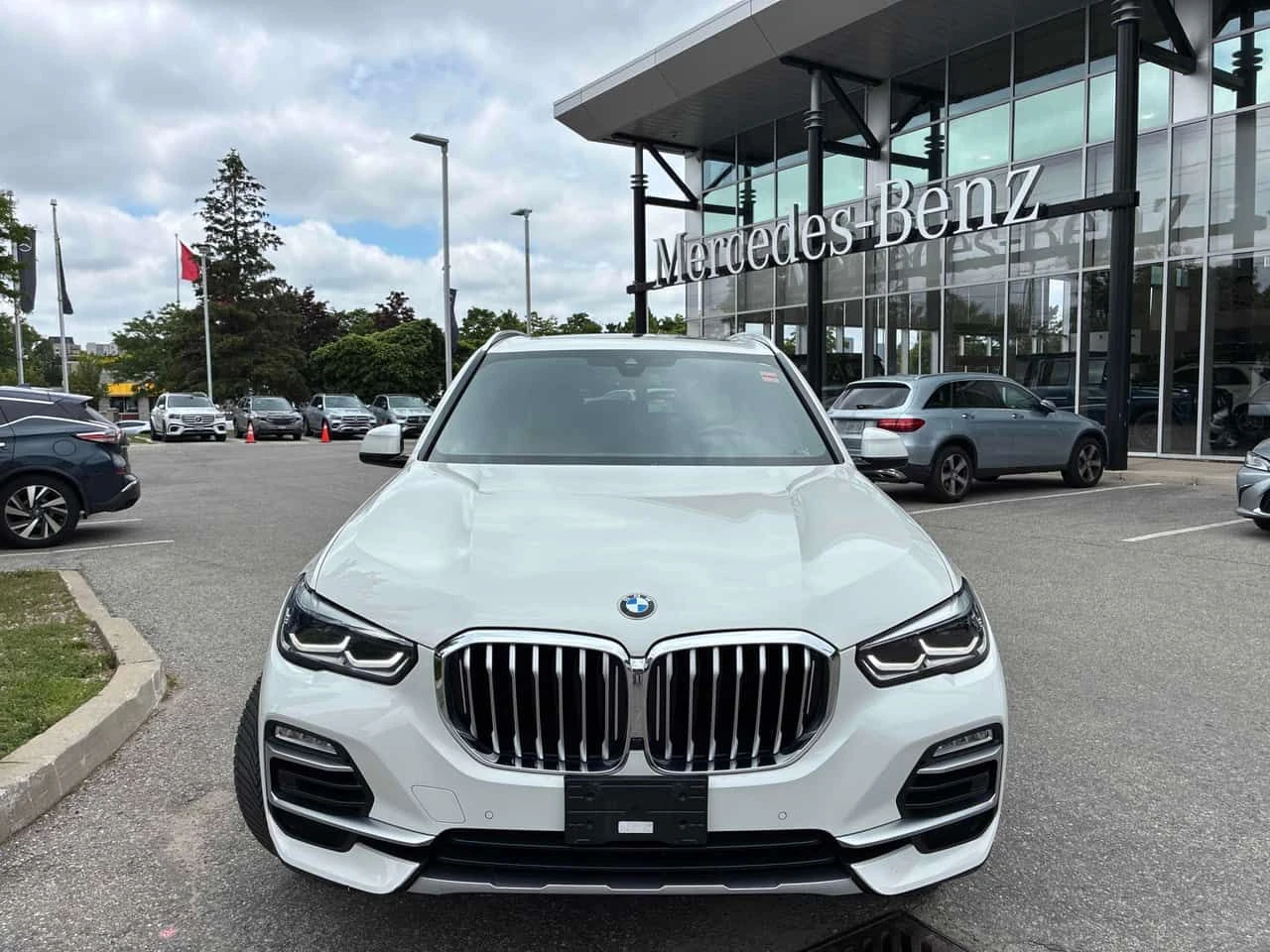 BMW X5 xDrive40i/ПАНОРАМА/АВТОКРЕДИТ БЕЗ ПЪРВОНАЧАЛНА , снимка 2 - Автомобили и джипове - 55068987