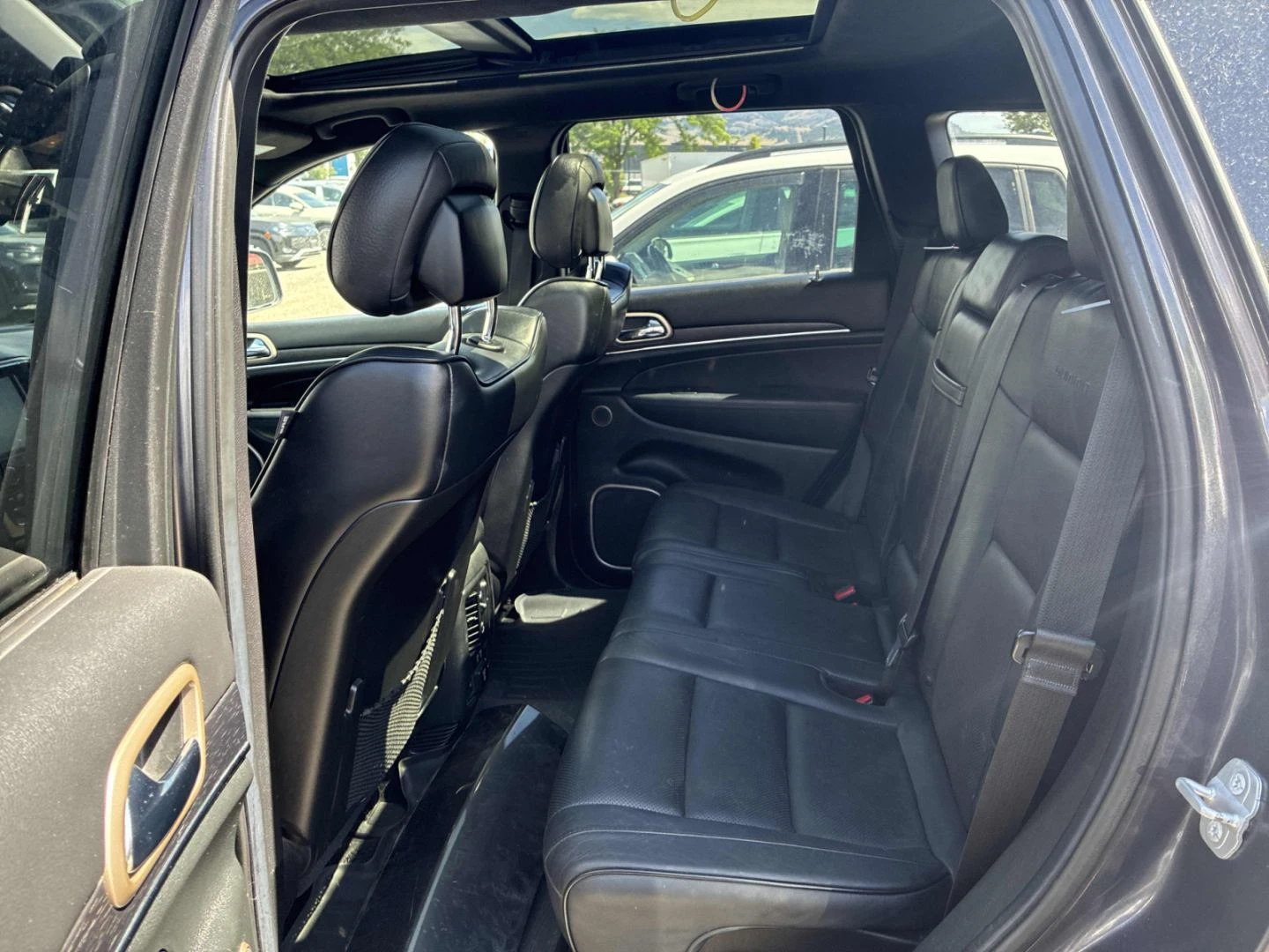 Jeep Grand cherokee SUMMIT* Distronic* Обдух* Подгрев, снимка 17 - Автомобили и джипове - 55271900