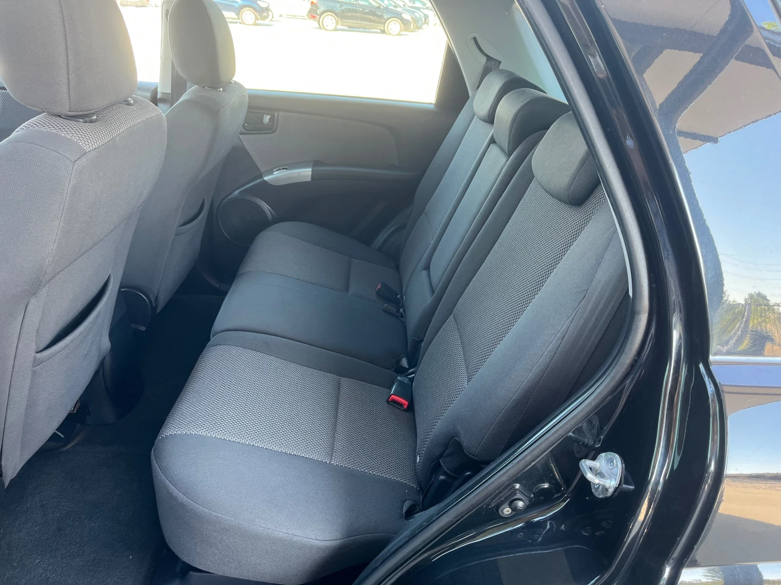 Kia Sportage 2, 0i 140 ps ГАЗ, снимка 8 - Автомобили и джипове - 55537574