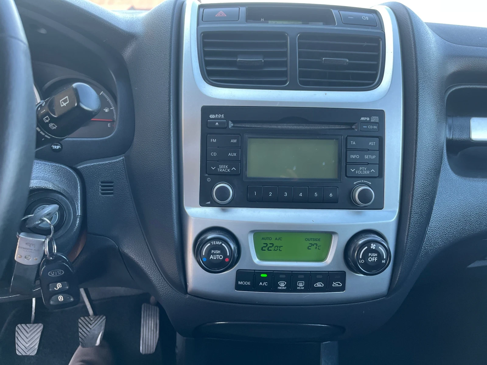 Kia Sportage 2, 0i 140 ps ГАЗ, снимка 11 - Автомобили и джипове - 55537574